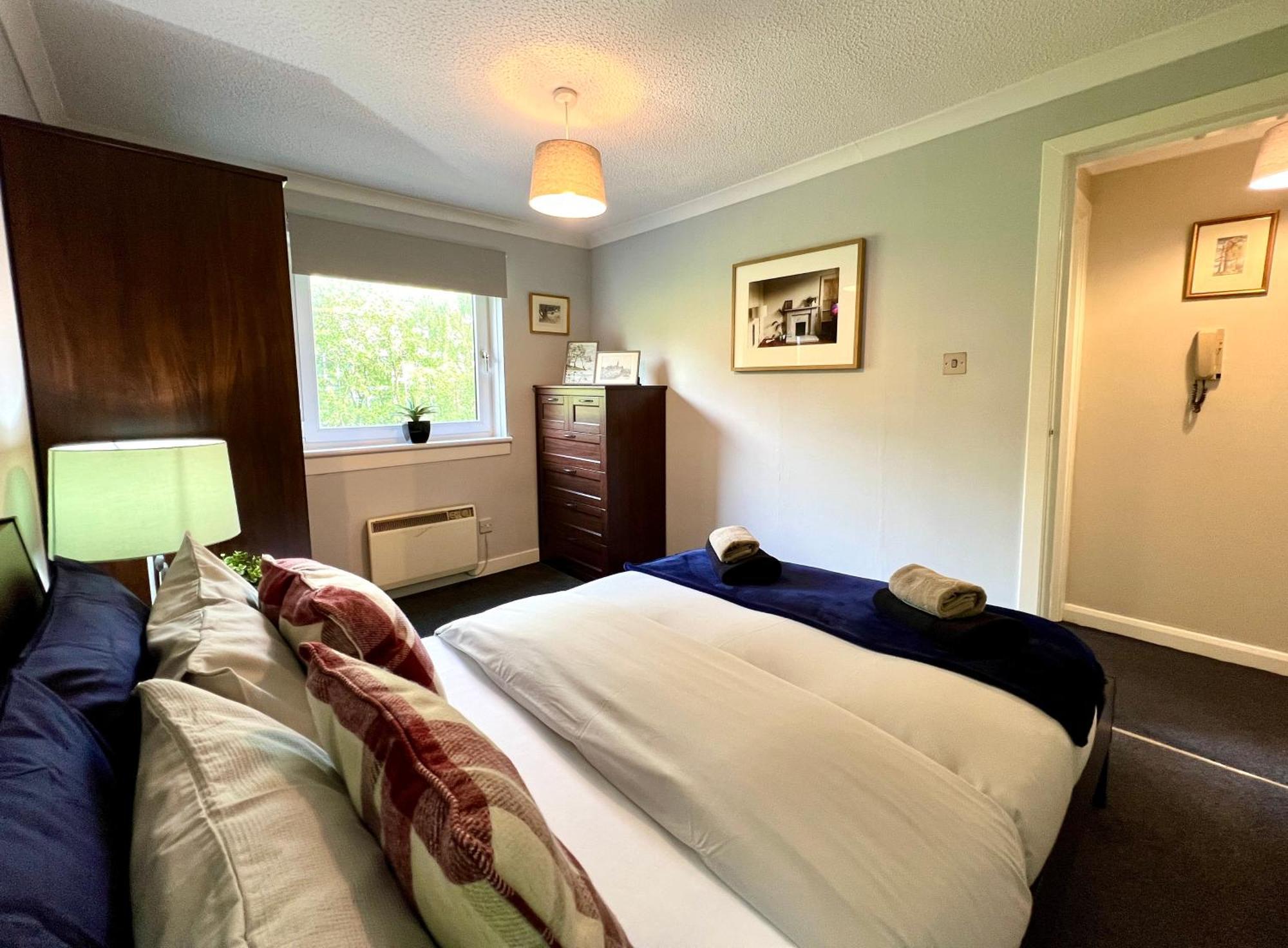 Spacious 2 Bed-Flat In Glasgow City - Free Parking エクステリア 写真