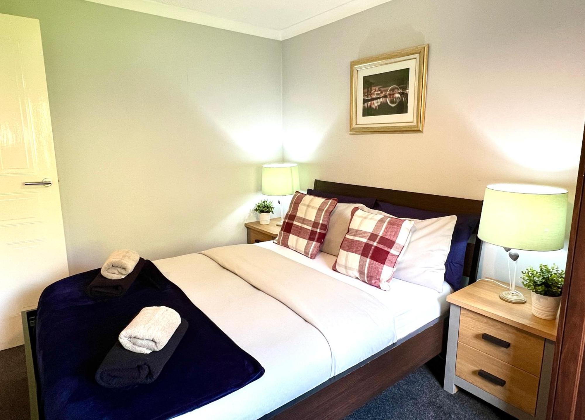 Spacious 2 Bed-Flat In Glasgow City - Free Parking エクステリア 写真