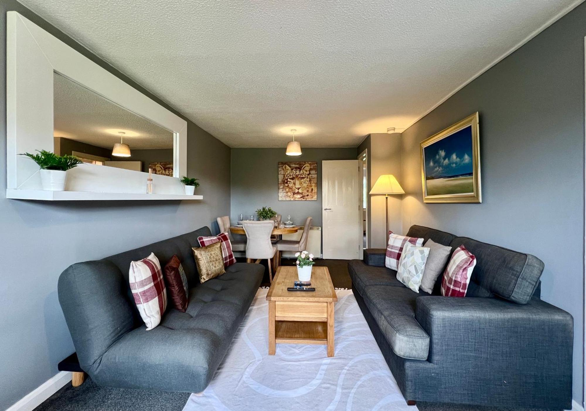 Spacious 2 Bed-Flat In Glasgow City - Free Parking エクステリア 写真