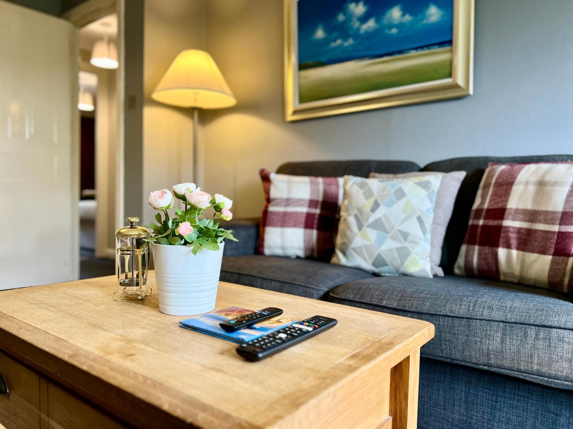 Spacious 2 Bed-Flat In Glasgow City - Free Parking エクステリア 写真